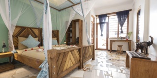 Уроа: Курортный отель Paradise Beach Resort