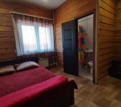 Коттедж с 5 комнатами с балконом и с красивым видом из окна в Удачный