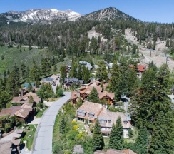 Коттедж с 4 комнатами в Juniper Ridge 16 5000 sq ft, Grand Chateau at Eagle, Expansive Mountain Views by RedAwning