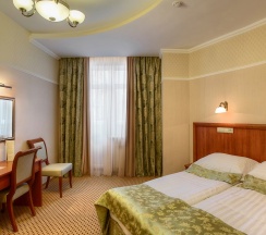 Стандарт c кроватью QUEEN SIZE и балконом в Дегас