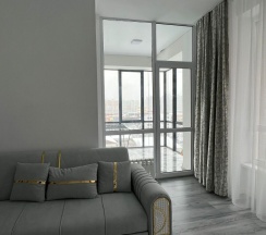 Апартаменты с 3 комнатами с балконом и с красивым видом из окна в Adal Apartments