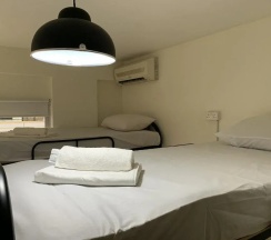 Кровать в общем номере (мужской номер) в White Hostel