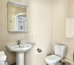 Стандарт с кухней, вид на бассейн (2-3 этаж), до 4-х гостей в Винтаж