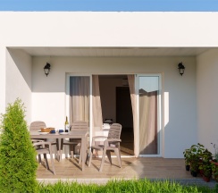 Семейный номер с террасой в Alisa Home