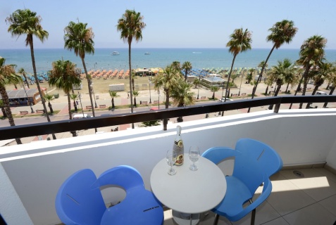 Ларнака: Отель Les Palmiers Beach Hotel