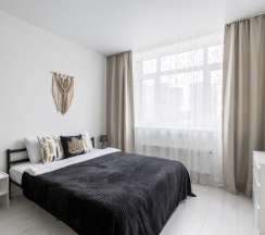 Апартаменты студия Черная лилия ApartaMIA в Семейный уголок