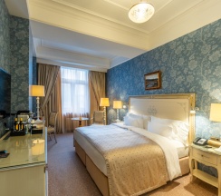 Двухместный номер Коллекшен Супериор (2 отдельные кровати) в Radisson Collection Москва
