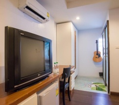 Трёхместная студия односпальная кровать в My Way Hua Hin Music Hotel