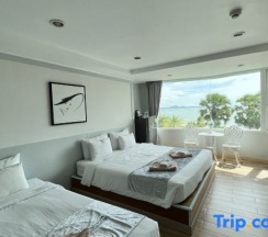 Трёхместный люкс Executive с видом на море в The Beach Front Resort Pattaya  - SHA Plus