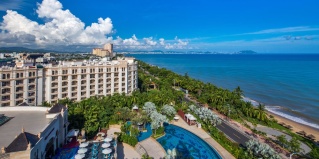 Санья: Курортный отель Crowne Plaza Resort Sanya Bay by IHG