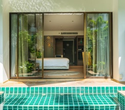 Двухместный номер Plunge Pool Standard Central Building (двуспальная кровать) в Отель Holiday Inn Resort Phuket Karon Beach by IHG
