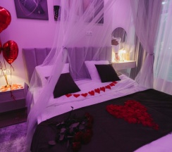 Двухместный Deluxe c джакузи в Hotel Black out