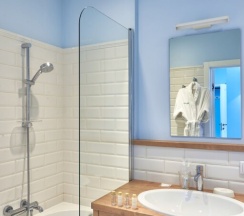 Двухместный люкс двуспальная кровать в Апартаменты Румер в современном жилом комплексе у ТЦ Дана Молл