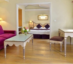 Трёхместный номер Standard в Hôtel Suites Unic Renoir Saint Germain