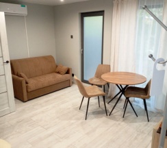 Четырёхместный коттедж Comfort с балконом в Пароходъ