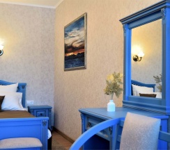 №4. Семейный номер с двуспальной кроватью, диваном и видом на Байкал в Прибой