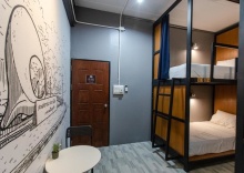 Кровать в общем номере (женский номер) в The Z Nite Hostel