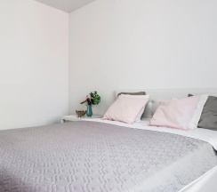 Четырёхместные апартаменты с 2 комнатами с балконом в Good House