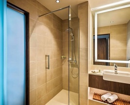 Двухместный номер Guest с частичным видом двуспальная кровать в Отель Courtyard by Marriott Baku