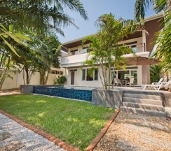 Вилла с 4 комнатами в Tropicana Pool Villa