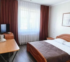 Номер стандарт с 1 двуспальной кроватью (с завтраком) в Баваренок