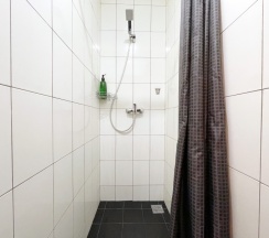 Капсула в 6-местном общем номере “Переделкино” в Bookcase Hotel&Hostel