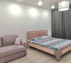 Студия с балконом и с красивым видом из окна в SOVA