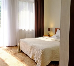 Стандарт с двуспальной кроватью в Утомленные Солнцем