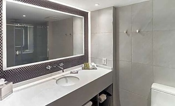 Двухместный люкс двуспальная кровать в Hotel Bonaventure Montreal