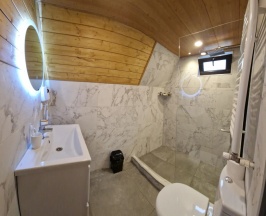 Апартаменты Deluxe с балконом в База отдыха Misty Rocks Kazbegi