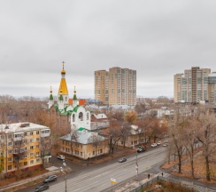 Четырёхместные апартаменты c 1 комнатой с балконом и с видом на город в Апартаменты возле Космопорта