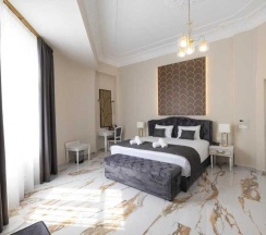 Люкс с видом на море в Modern Luxury Hotel
