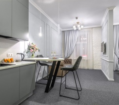 Студия с диваном в Nevsky Loft Studio