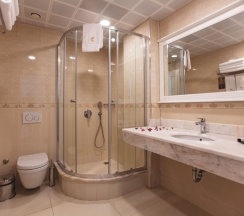 Люкс семейный Deluxe в Отель Seven Hills Palace