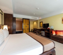 Двухместный номер Deluxe с видом на бассейн двуспальная кровать в Diamond Cottage Resort & Spa