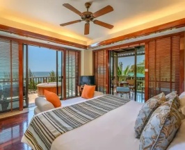 Четырёхместный номер клубный Premium Deluxe с видом на океан в Отель Centara Grand Beach Resort and Villas Krabi