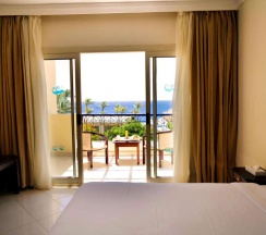 Двухместный номер Standard с видом на море 2 отдельные кровати в Курортный отель Grand Oasis Resort