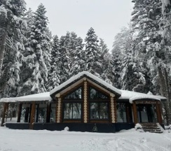 Сруб Большой с красивым видом из окна в Wood palace