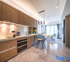 Люкс Business с балконом в Yidiandian Hotel Apartment (Shenzhen International Convention And Exhibition Center)