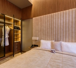 Двухместный люкс Royal c диваном двуспальная кровать в Hayasa Hotel Yerevan