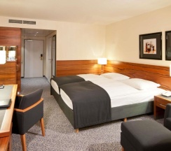 Двухместный номер Classic двуспальная кровать в Отель Maritim München