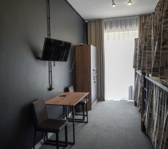 Общий 6-ти местный номер с балконом. №5 в Динамо