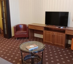 Апартаменты с ванной и балконом в My Favourite Garden Hotel