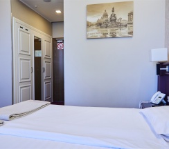 Superior "River Side" в The Bridge hotel
