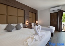 Трёхместный номер Deluxe в The Bell Airport Phuket Hotel