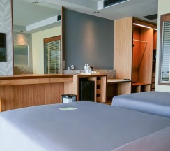 Четырёхместный номер Ocean Panoramic семейный в The Senses Resort & Pool Villas, Phuket