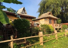 Шале в Golden Hut -Chill Bungalows in town黄金泰式传统独栋小屋