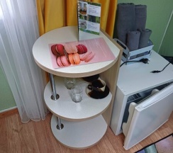 Номер с видом на озеро с двуспальной кроватью,душ и туалет на два номера. в Аршан