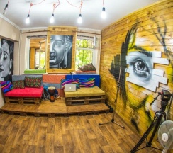 Кровать в общем номере в Loco Hostel