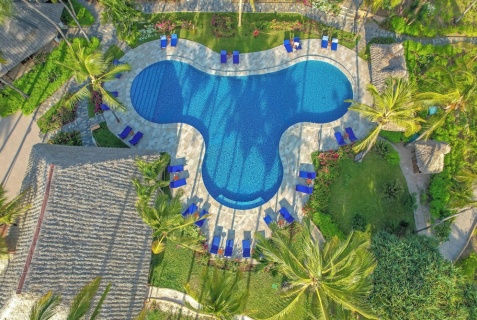 Донгве: Отель Breezes Beach Club & Spa